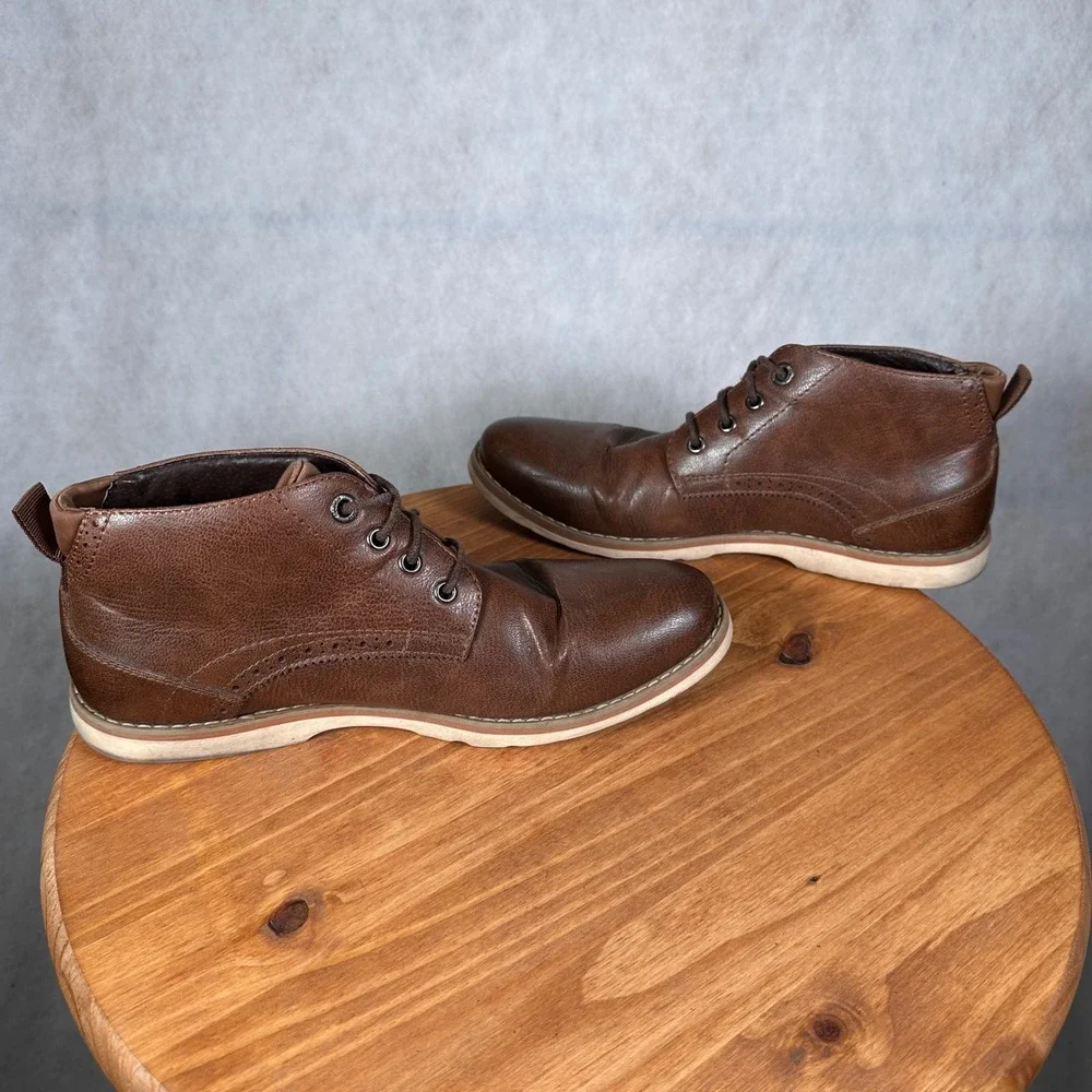 Madden Chukka Boots Mens Size 9 Brown Good Lace Up Brogue Detail Ortholite